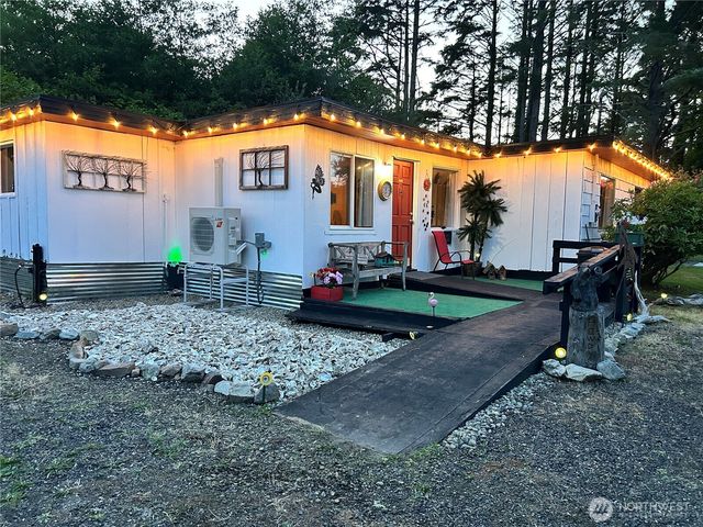 2595 State Route 109, Ocean Shores, WA 98569