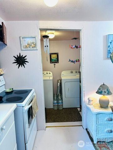 2595 State Route 109, Ocean Shores, WA 98569