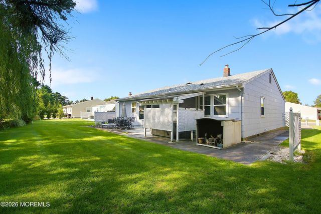 14 Nostrand Drive, Toms River, NJ 08757