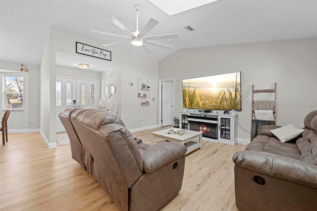 Image 25 of property listing at 4351 CASTLE AVENUE, Spring Hill, FL 34609