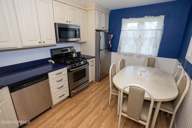 10 Schmitt Street, Sayreville, NJ 08872