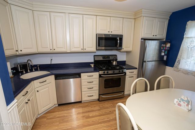 10 Schmitt Street, Sayreville, NJ 08872