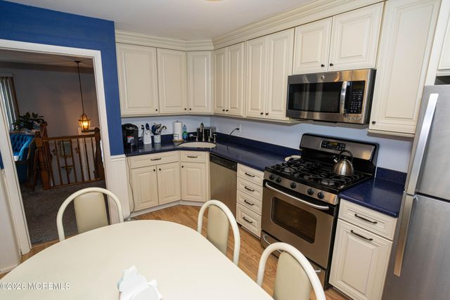 10 Schmitt Street, Sayreville, NJ 08872