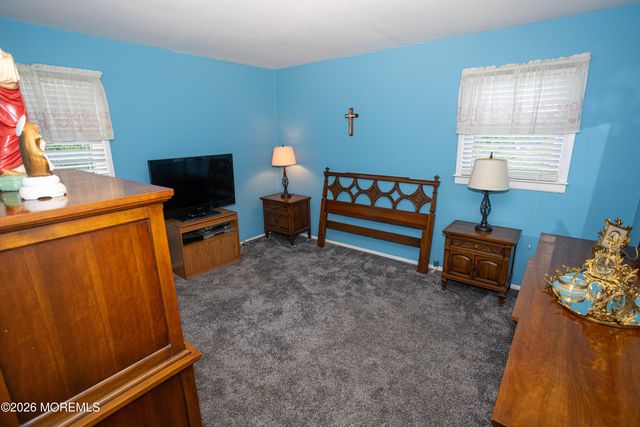 10 Schmitt Street, Sayreville, NJ 08872