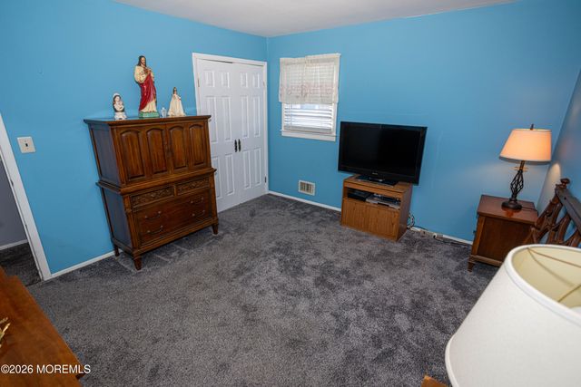 10 Schmitt Street, Sayreville, NJ 08872