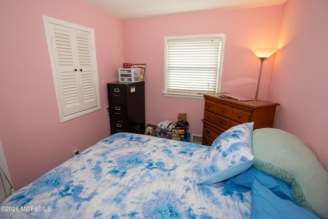10 Schmitt Street, Sayreville, NJ 08872