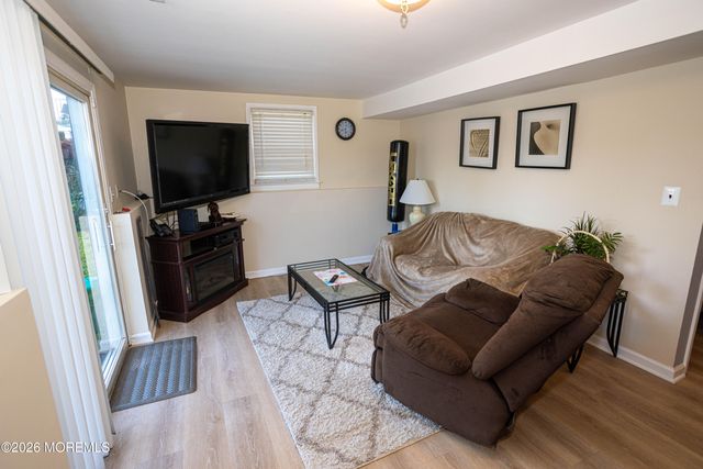 10 Schmitt Street, Sayreville, NJ 08872