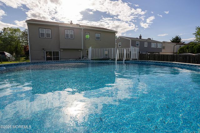 10 Schmitt Street, Sayreville, NJ 08872