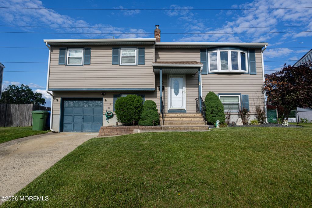 10 Schmitt Street, Sayreville, NJ 08872