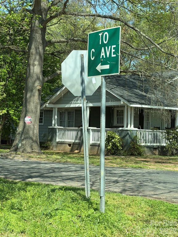 2005 C Avenue, Charlotte, NC 28216
