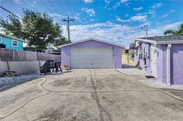 216 Fairweather LN, Fort Myers Beach, FL 33931