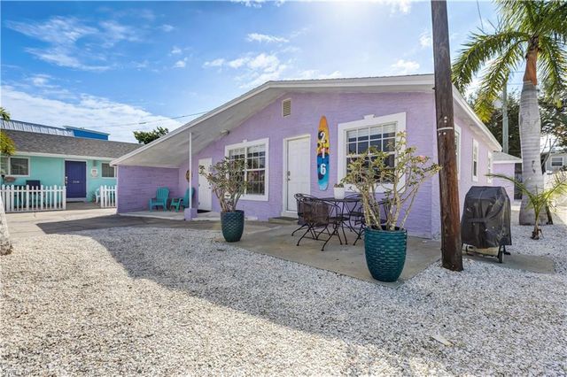 216 Fairweather LN, Fort Myers Beach, FL 33931