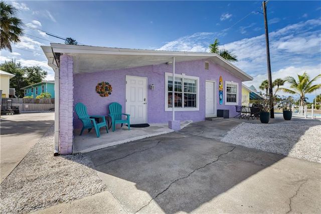 216 Fairweather LN, Fort Myers Beach, FL 33931