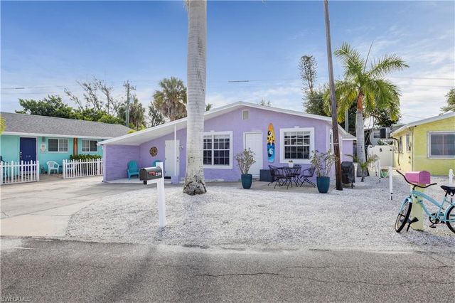 216 Fairweather LN, Fort Myers Beach, FL 33931