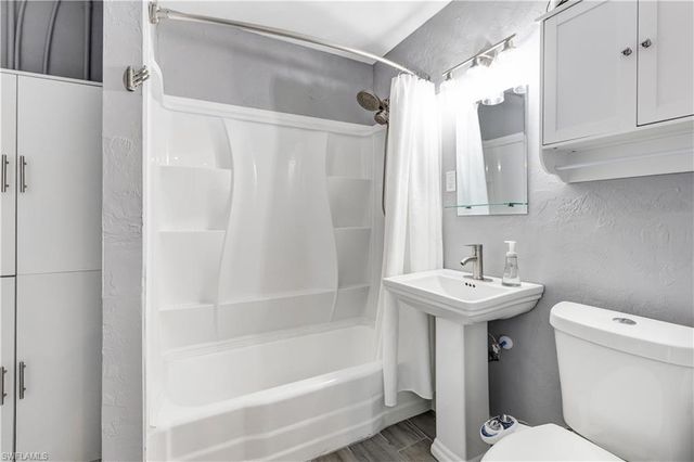 216 Fairweather LN, Fort Myers Beach, FL 33931