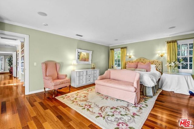 288 Tavistock Avenue, Los Angeles, CA 90049