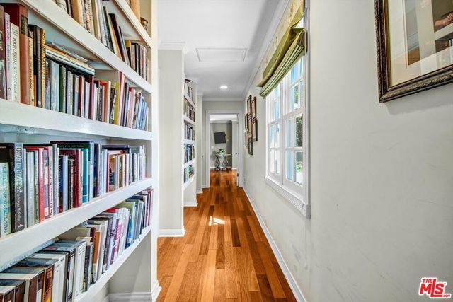 288 Tavistock Avenue, Los Angeles, CA 90049