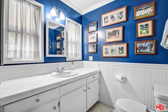 288 Tavistock Avenue, Los Angeles, CA 90049