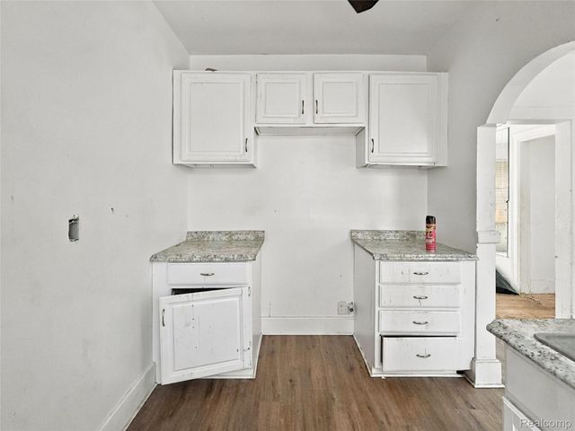 2964 Leslie Street, Detroit, MI 48238