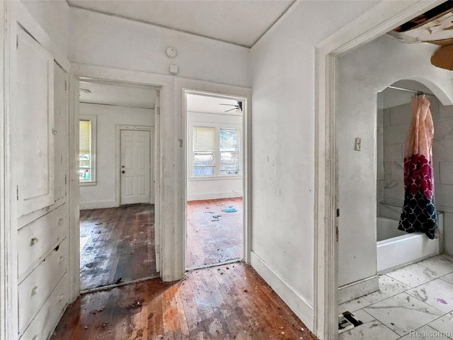 2964 Leslie Street, Detroit, MI 48238