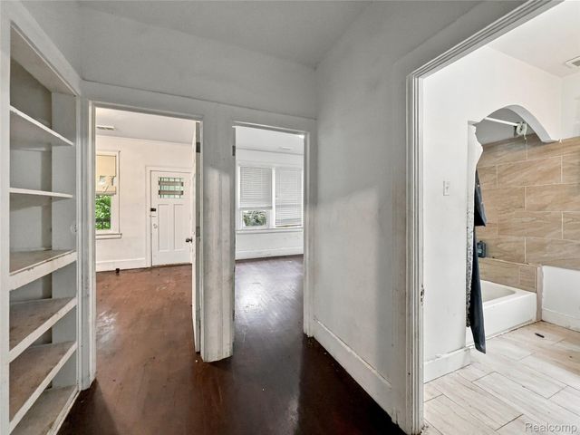 2964 Leslie Street, Detroit, MI 48238