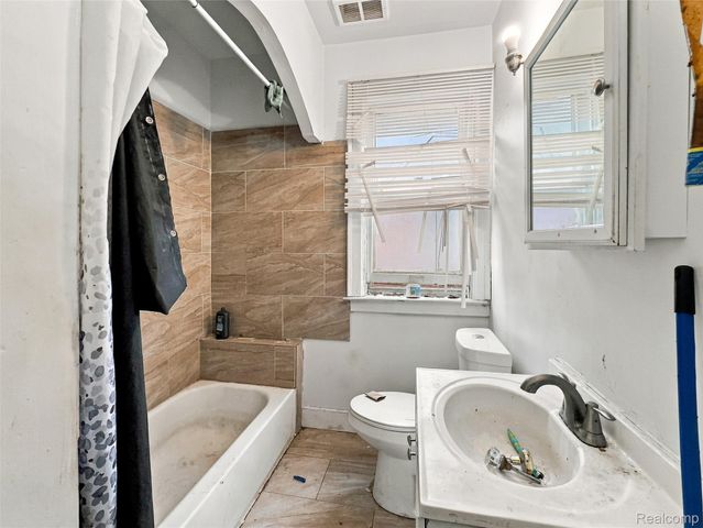 2964 Leslie Street, Detroit, MI 48238