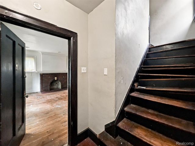 2964 Leslie Street, Detroit, MI 48238