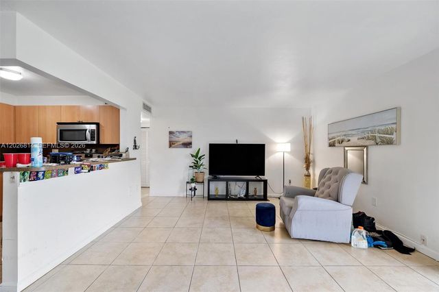 9445 SW 76th Street U4, Miami, FL 33173