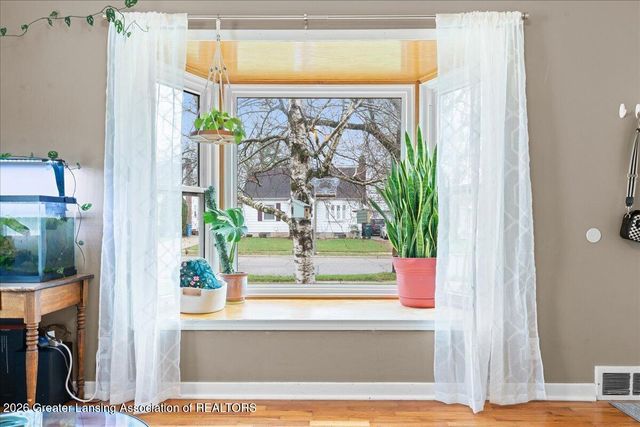 1516 Berkeley Drive, Lansing, MI 48910