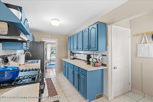 1516 Berkeley Drive, Lansing, MI 48910