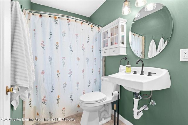 1516 Berkeley Drive, Lansing, MI 48910