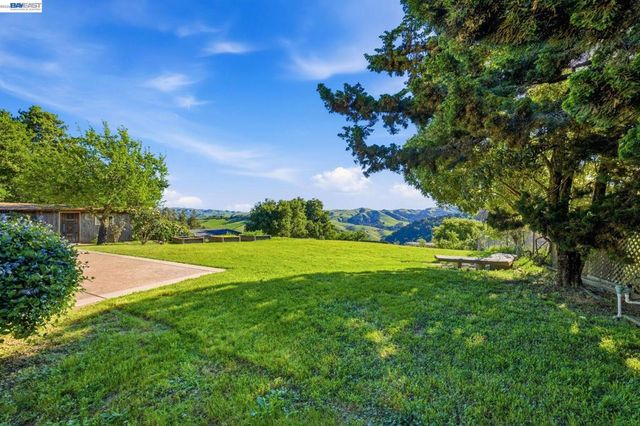 26446 Fairview, Castro Valley, CA 94542