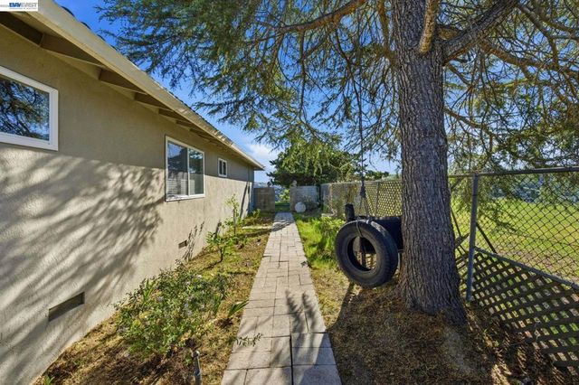 26446 Fairview, Castro Valley, CA 94542
