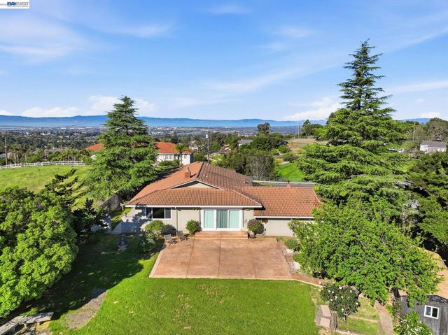 26446 Fairview, Castro Valley, CA 94542