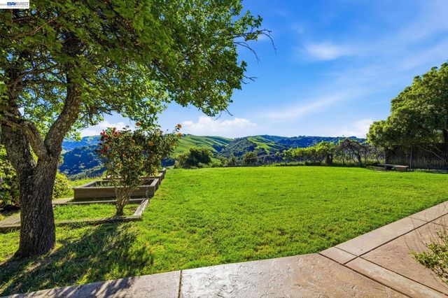 26446 Fairview, Castro Valley, CA 94542