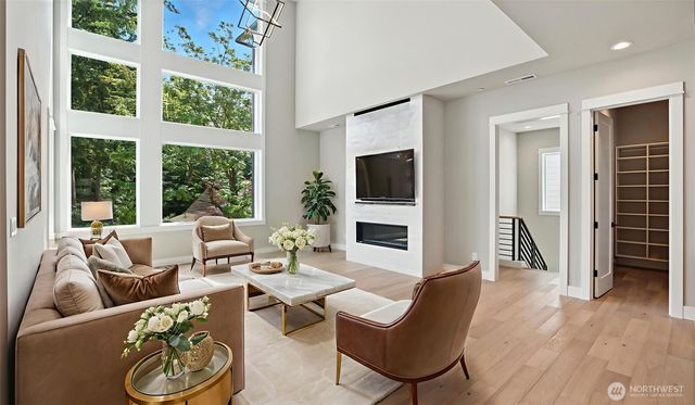 1582 213th Court NE, Sammamish, WA 98074