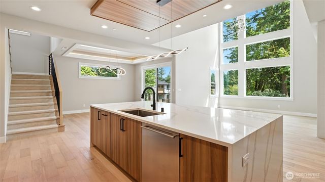 1582 213th Court NE, Sammamish, WA 98074