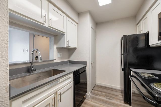 8701 Town Park Drive 24-2140, Houston, TX 77036