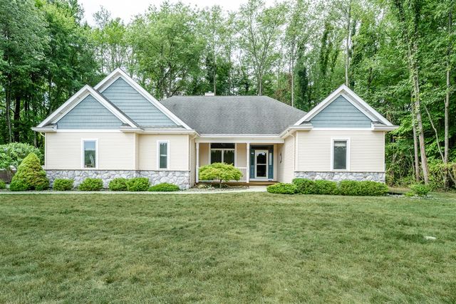 4836 Luther Path, Saint Joseph, MI 49085