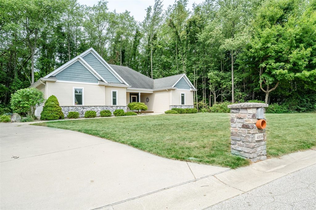 4836 Luther Path, Saint Joseph, MI 49085