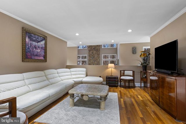 1351 BOBARN DR, Penn Valley, PA 19072