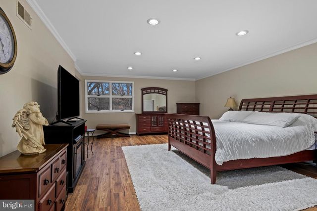 1351 BOBARN DR, Penn Valley, PA 19072