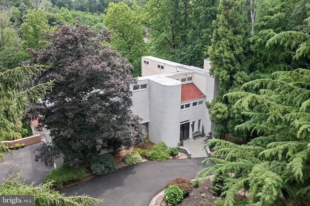 1351 BOBARN DR, Penn Valley, PA 19072