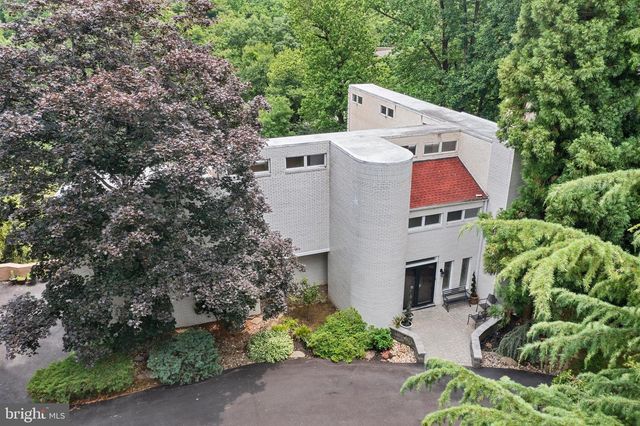 1351 BOBARN DR, Penn Valley, PA 19072