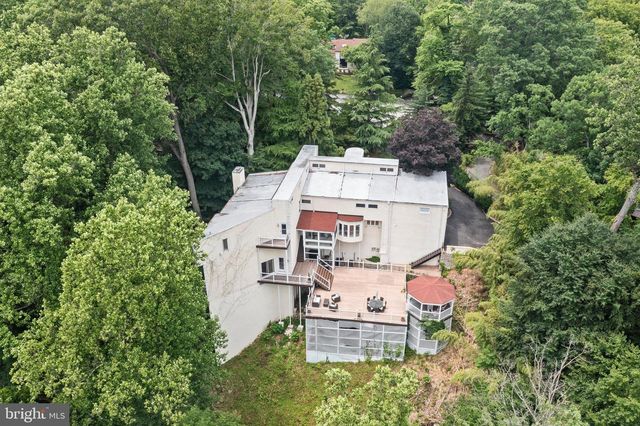 1351 BOBARN DR, Penn Valley, PA 19072