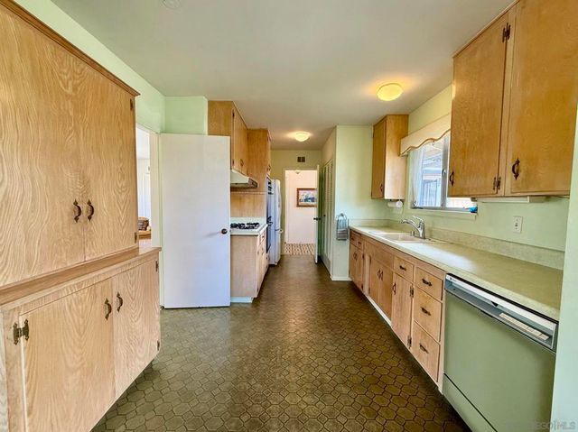 2235 Milton Court, San Diego, CA 92110