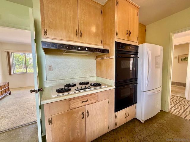 2235 Milton Court, San Diego, CA 92110