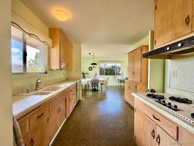 2235 Milton Court, San Diego, CA 92110