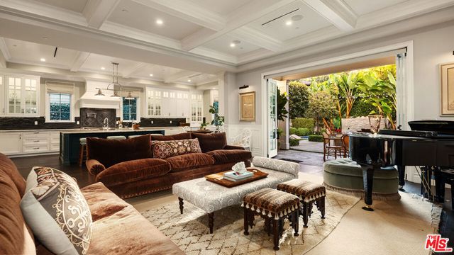 361 N Bowling Green Way, Los Angeles, CA 90049