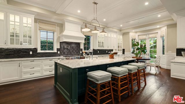 361 N Bowling Green Way, Los Angeles, CA 90049